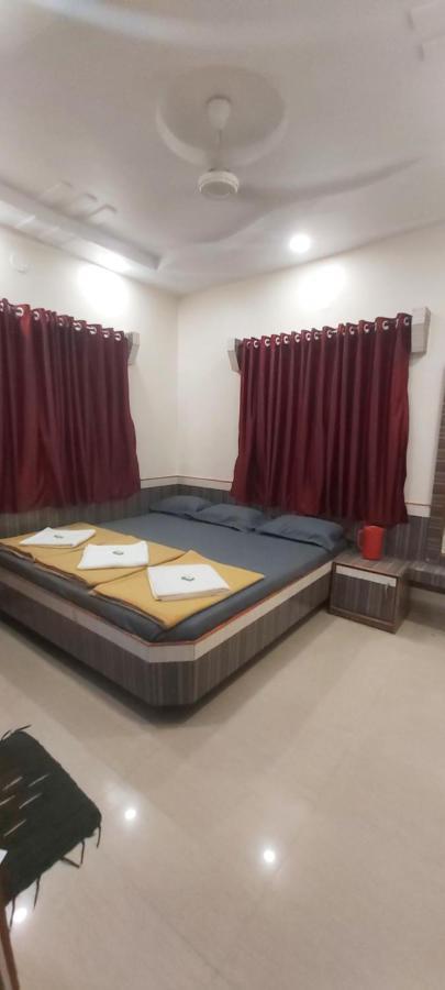 Sai Raghunandan Guest House Shirdi Exterior photo