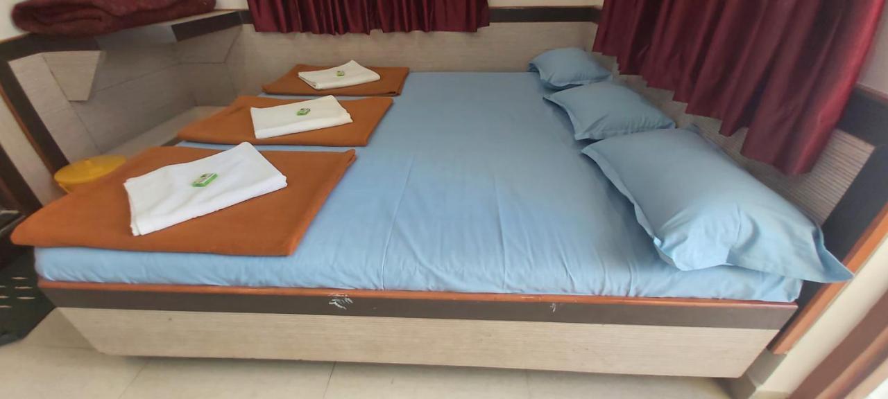 Sai Raghunandan Guest House Shirdi Exterior photo